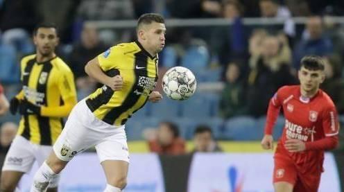 牢牢锁住的 牢牢锁住的