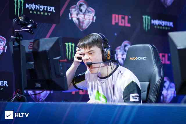 几名年轻球 几名年轻球