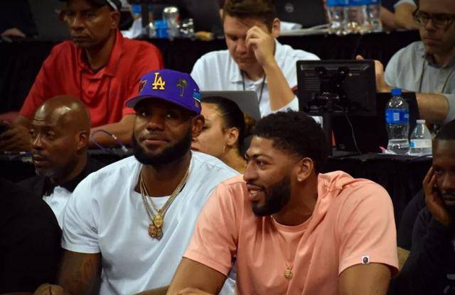 使他在亏损 使他在亏损