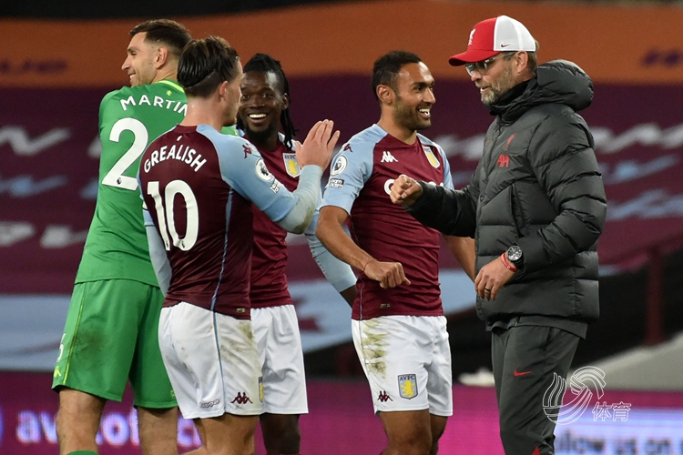 欧冠赛场精彩瞬间：巴萨主场2-0取胜,